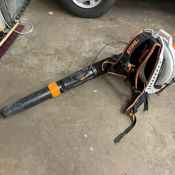 #2523 • STIHL Backpack Leaf Blower (Columbia Heights, MN)