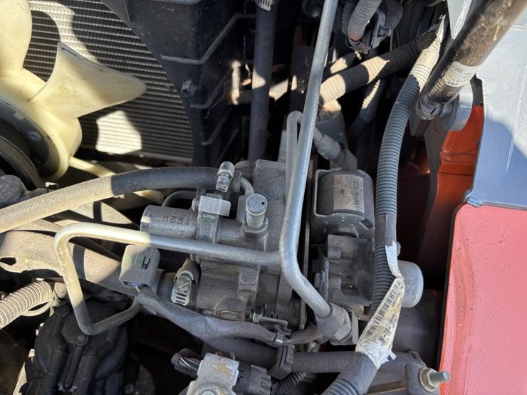 2017-toyota-8fgu30-image-29