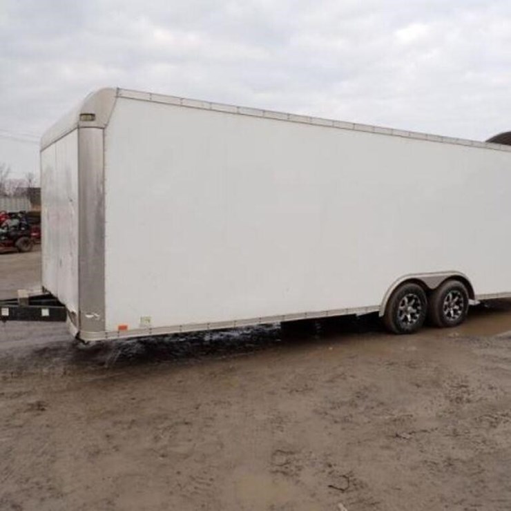 2016 Discovery 24 Ft T/A Enclosed Trailer 1D9R1202