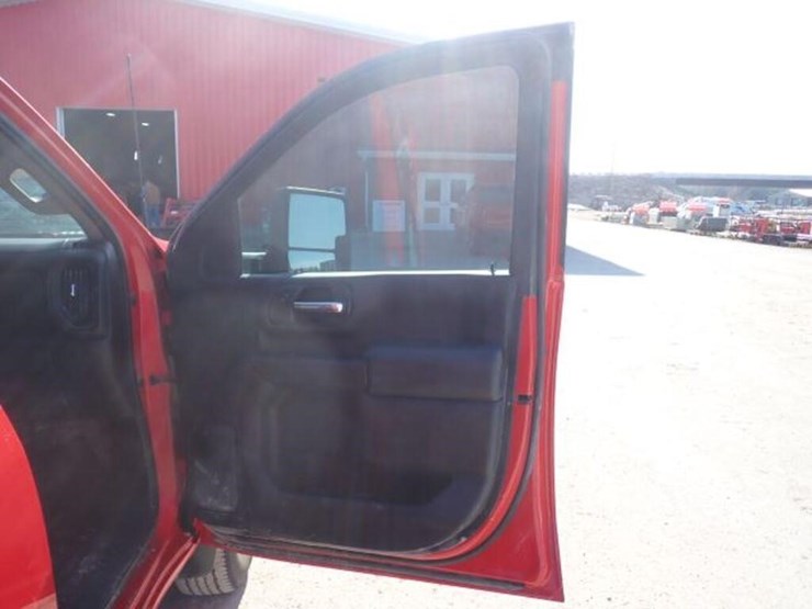 2022-chevrolet-2500hd-image-44