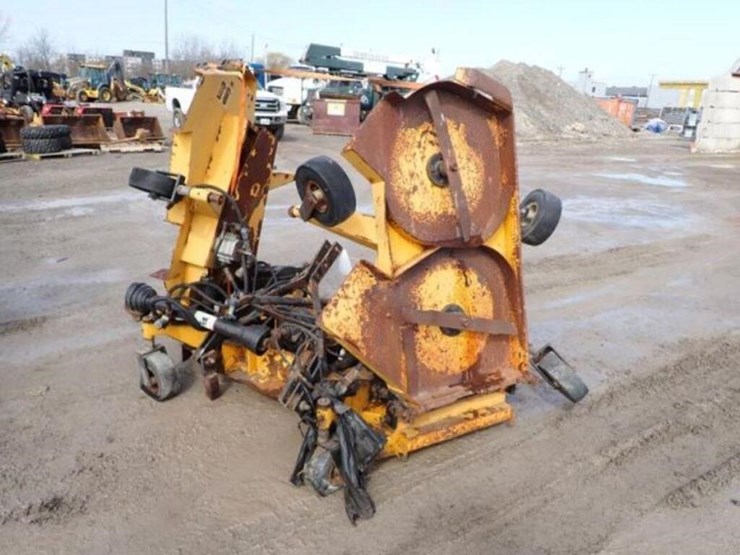 trackless-m14-pto-batwing-mower-235-image-1