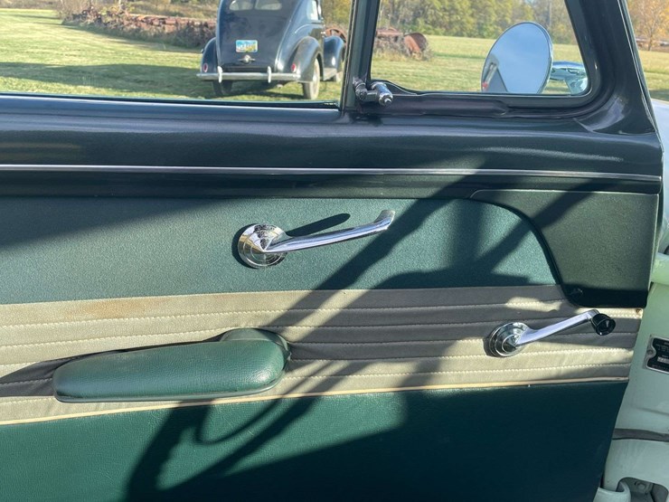 1953-ford-customline-sedan-image-41