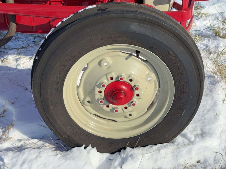 1952-ford-8n-image-16