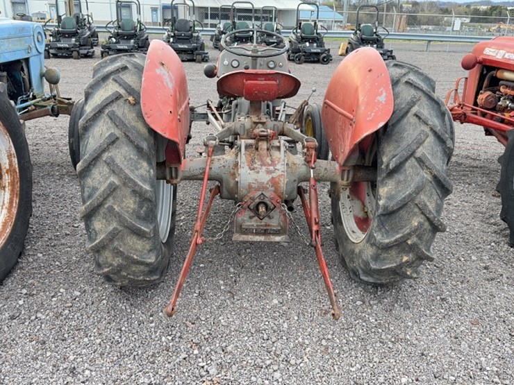 #3051-•-furguson-tractor-image-10