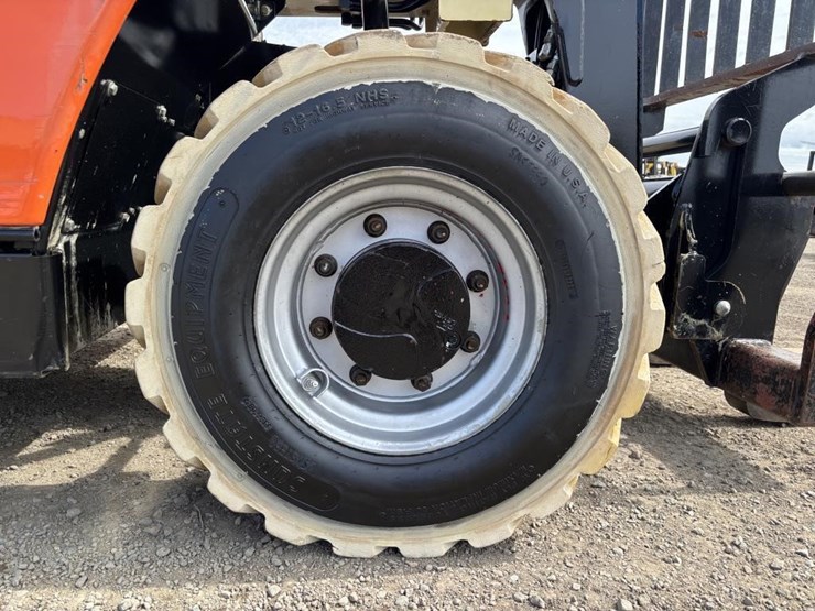 2017-jlg-g5-18a-image-17