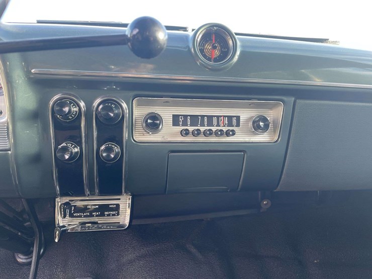 1953-ford-customline-sedan-image-53