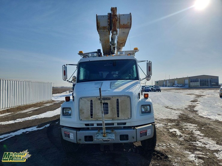 2004-freightliner-fl80-image-9