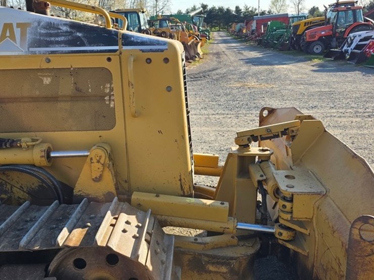 2005-caterpillar-d4g-xl-image-42