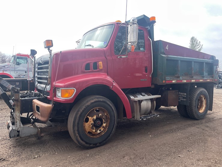 #212-•-2005-sterling-dump-truck-(has-mn-title)-(mora,-mn)-image-1