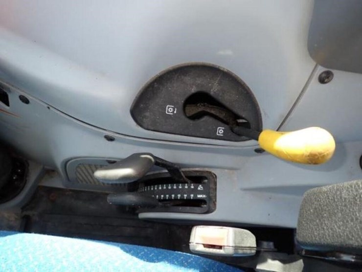 2014-new-holland-t4.75-image-18