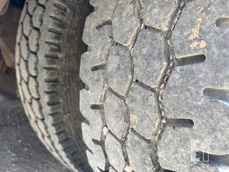 2005-kenworth-t800-image-48