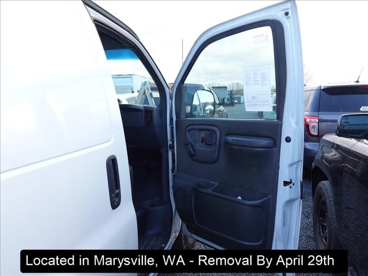 2002-chevrolet-3500-image-18