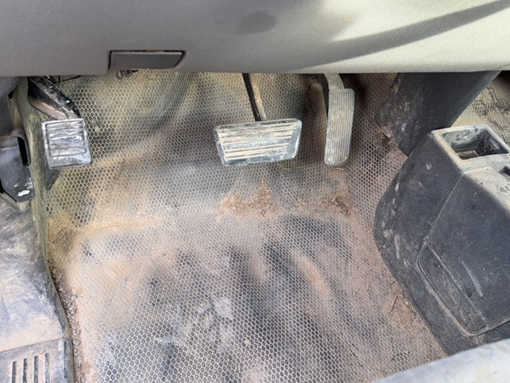 #4019-•-2009-chevy-silverado-pickup-truck-image-21