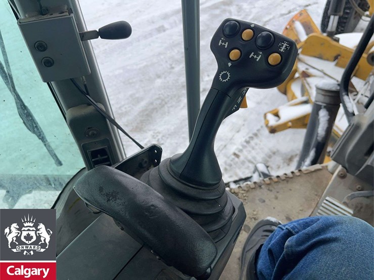 2011-caterpillar-140m-image-19