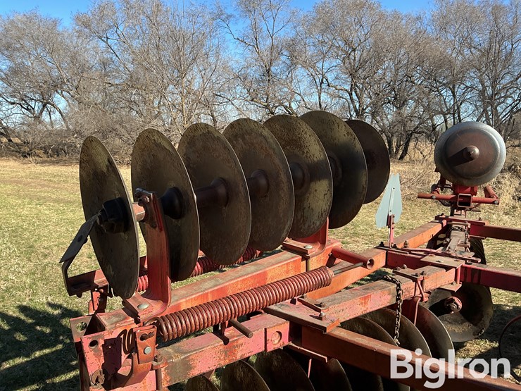 massey-ferguson-620-image-18