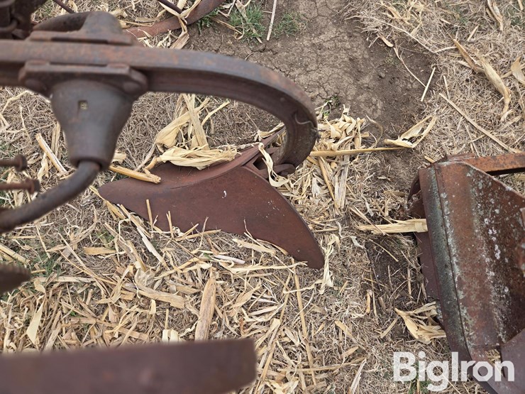 antique-farm-equipment-image-15