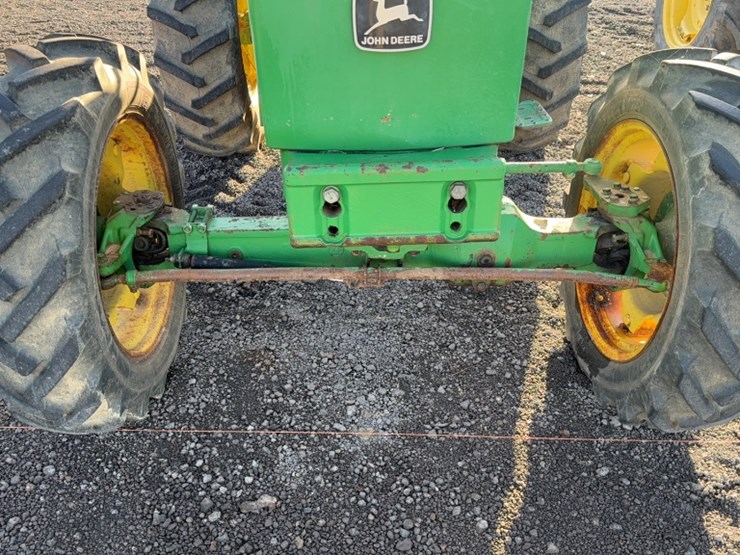 john-deere-2240-image-4