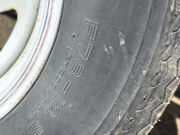 1995-unknown-trailer-image-40