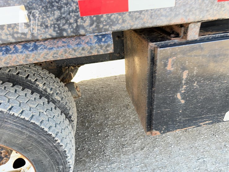 2005-sterling-lt9500-image-18