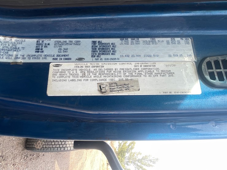 #242-•-2000-sterling-truck-tractor-(has-mn-title)-(mora,-mn)-image-56