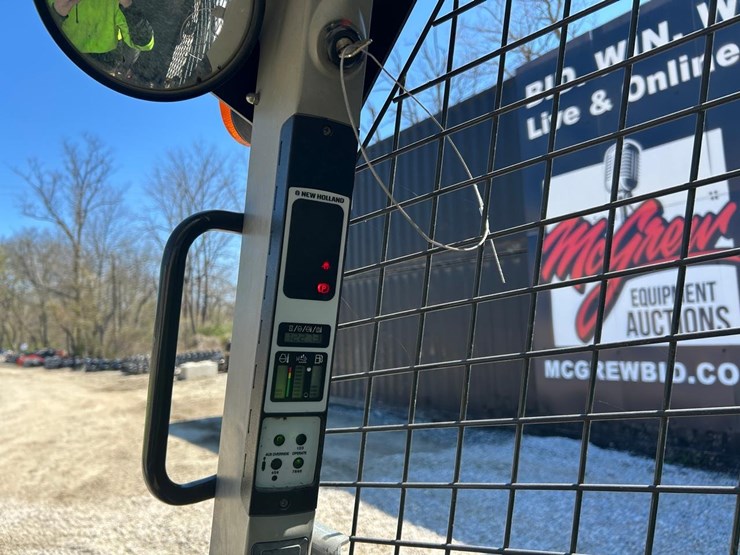 2016-new-holland-l234-image-19