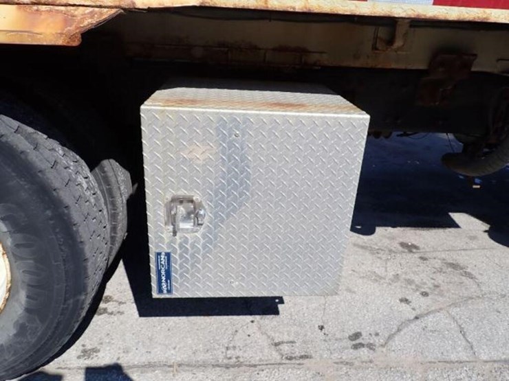 2017-western-star-4700sb-image-109