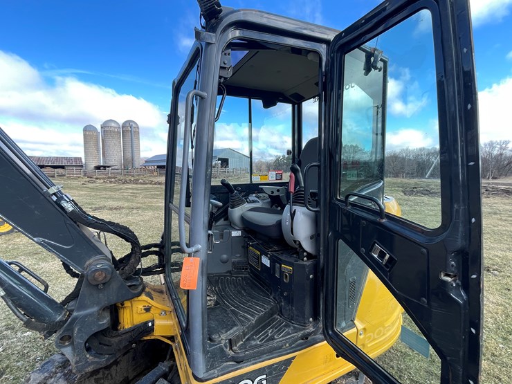 2020-deere-60g-image-39