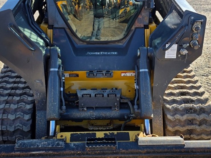 2023-deere-331g-image-39