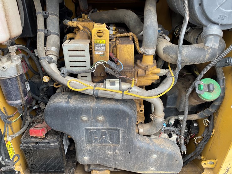 2015-caterpillar-279d-image-21