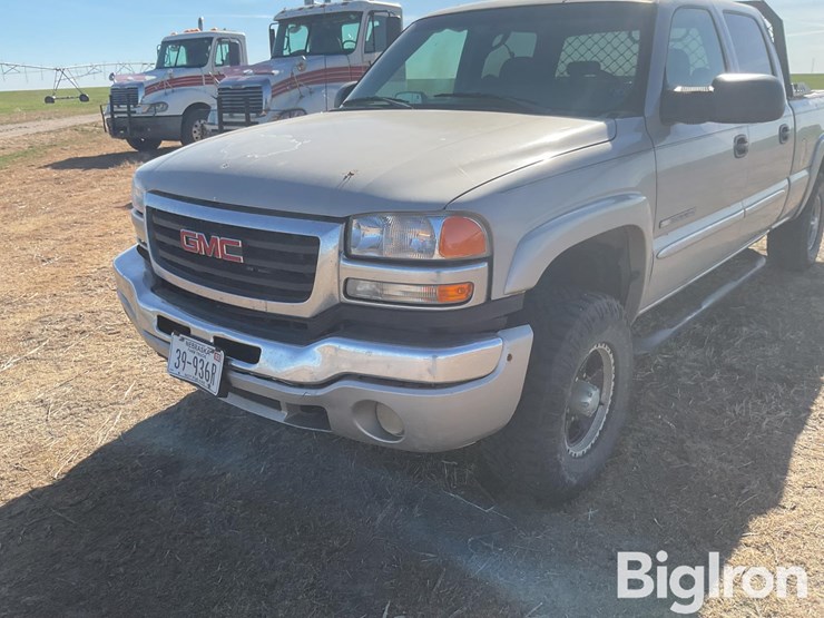 2005-gmc-2500-image-11