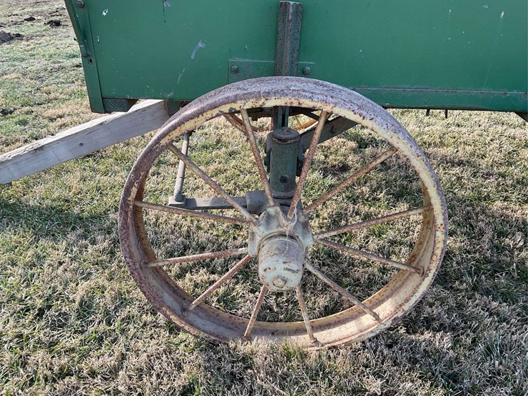 john-deere-steel-sided-flare-box-and-running-gear-image-17