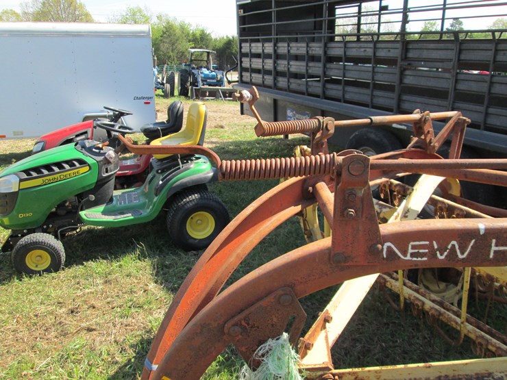 new-holland-256-image-11