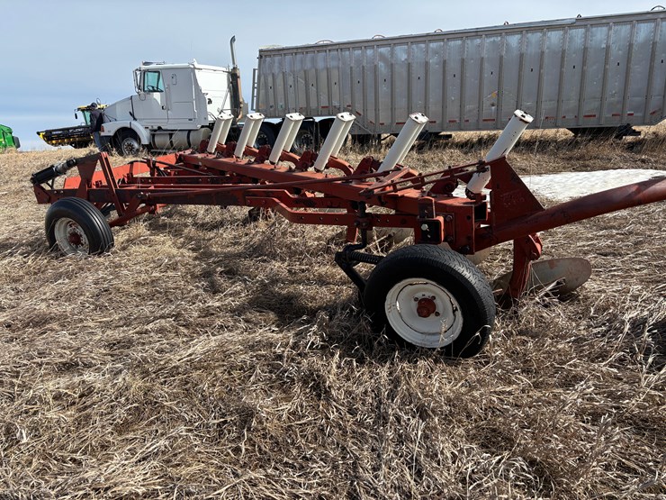 international-plow-image-2