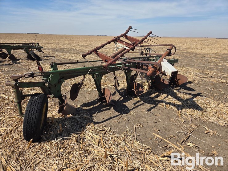 john-deere-plow-image-5