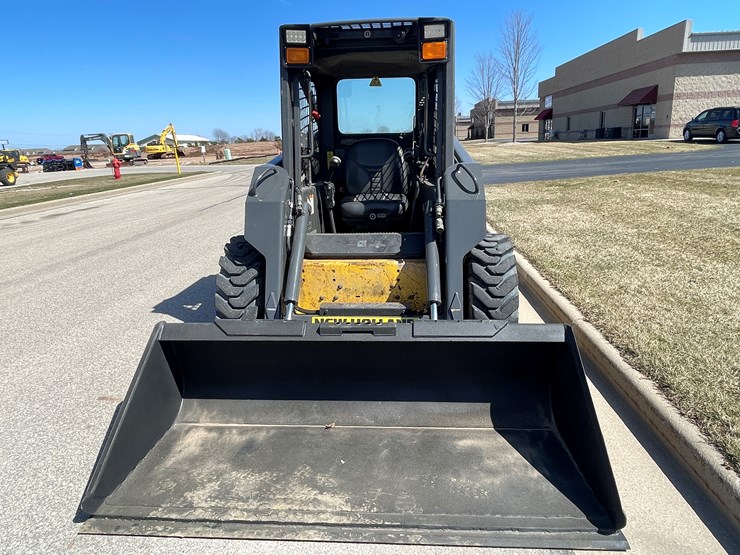 2006-new-holland-l170-image-10