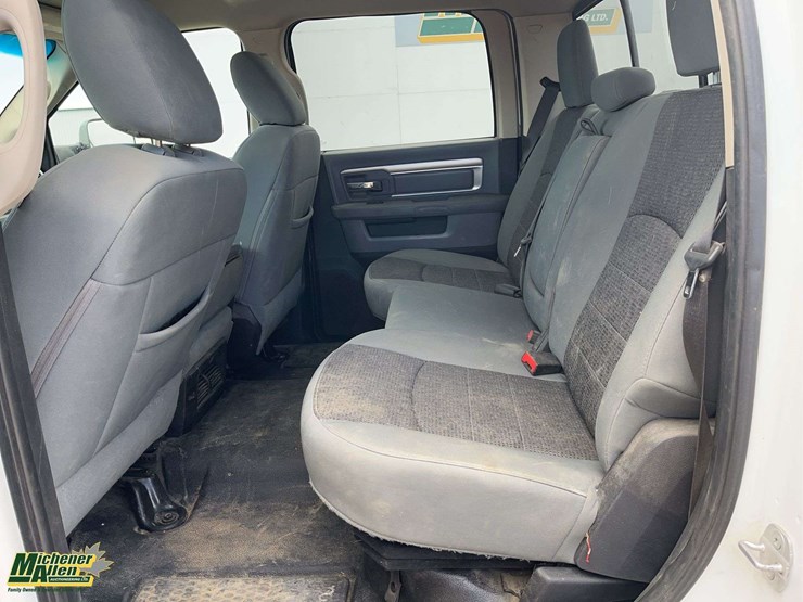 2014-dodge-2500-image-15