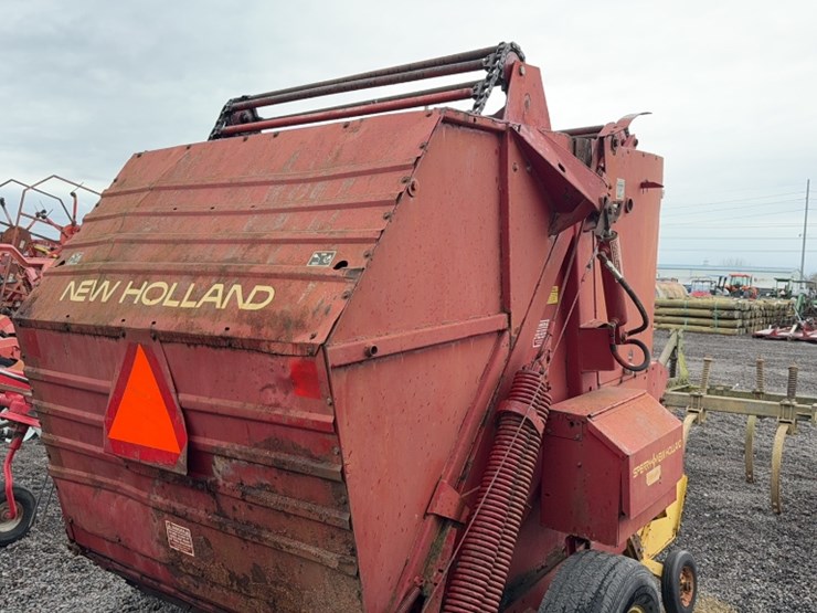 new-holland-847-image-5
