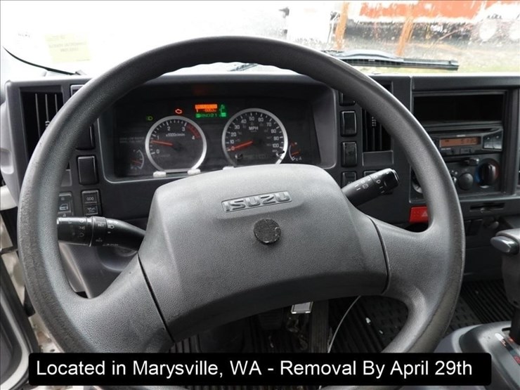 2017-isuzu-nqr-image-6