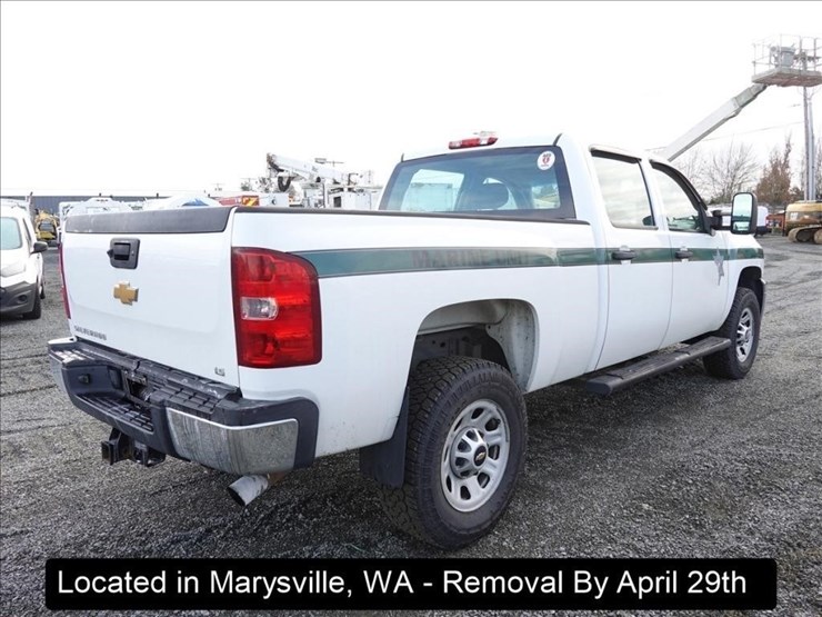 2014-chevrolet-3500-image-16