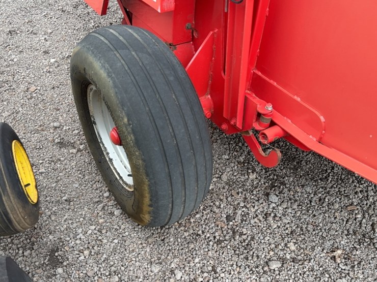 massey-ferguson-1745-image-7