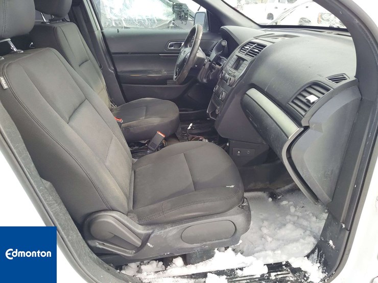 2019-ford-explorer-image-12