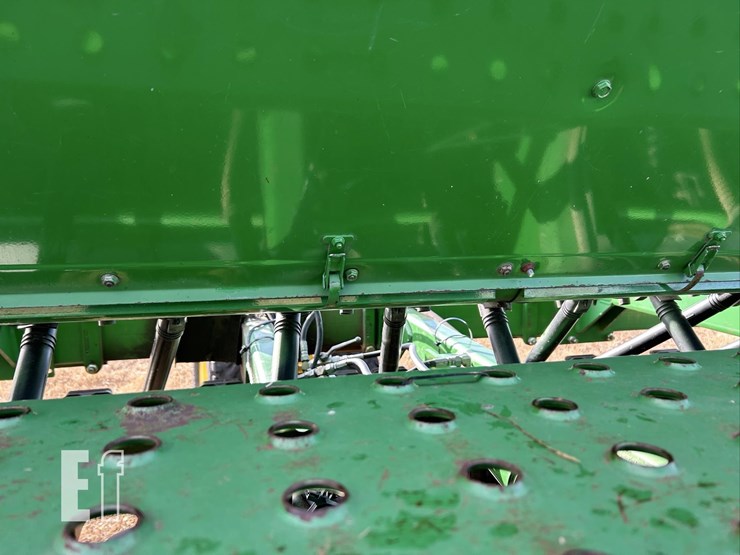 2004-john-deere-1590-image-63