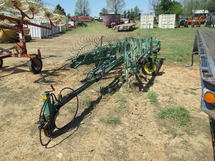 john-deere-704-image-1