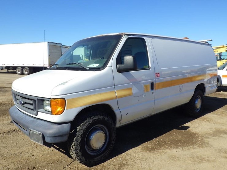 2006-ford-econoline-350-image-2