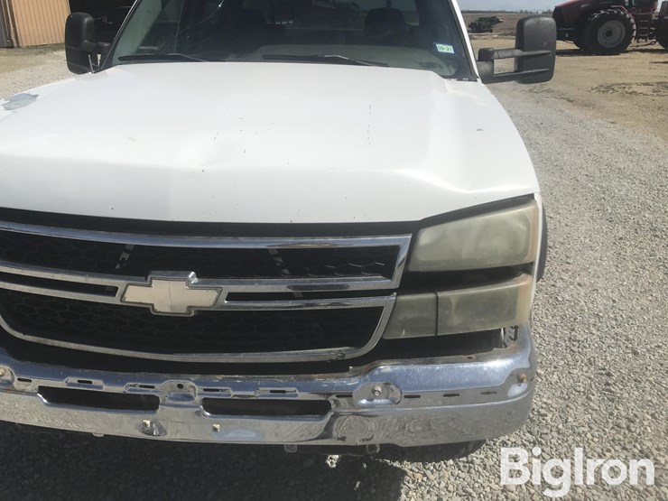 2007-chevrolet-3500-image-10