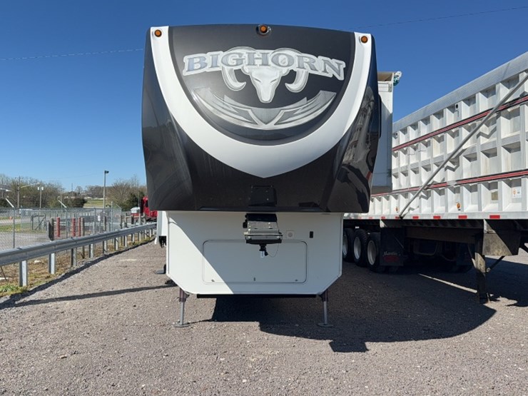 #3003-•-2014-big-horn-39'-5th-wheel-camper-image-2