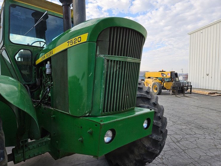 1974-john-deere-7520-image-21