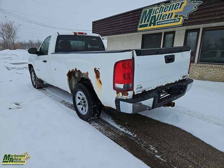 2010-gmc-sierra-1500-image-9