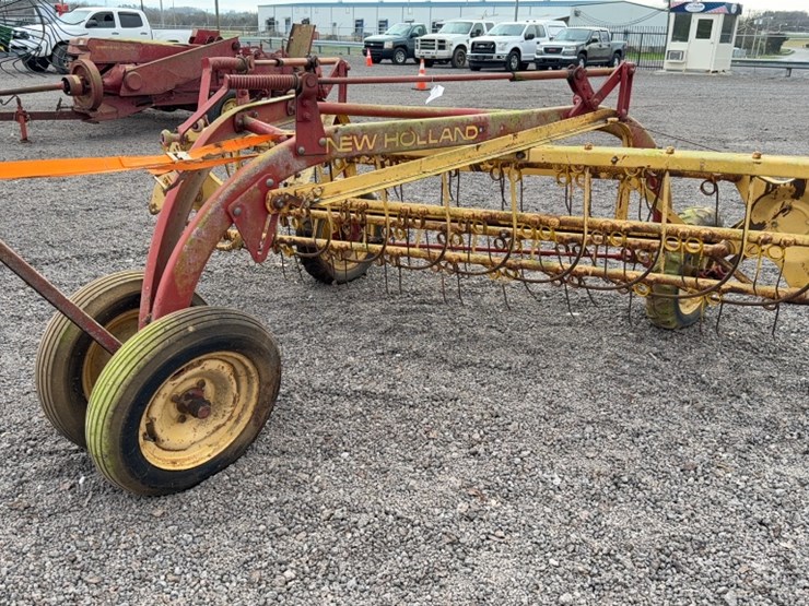 new-holland-256-image-2