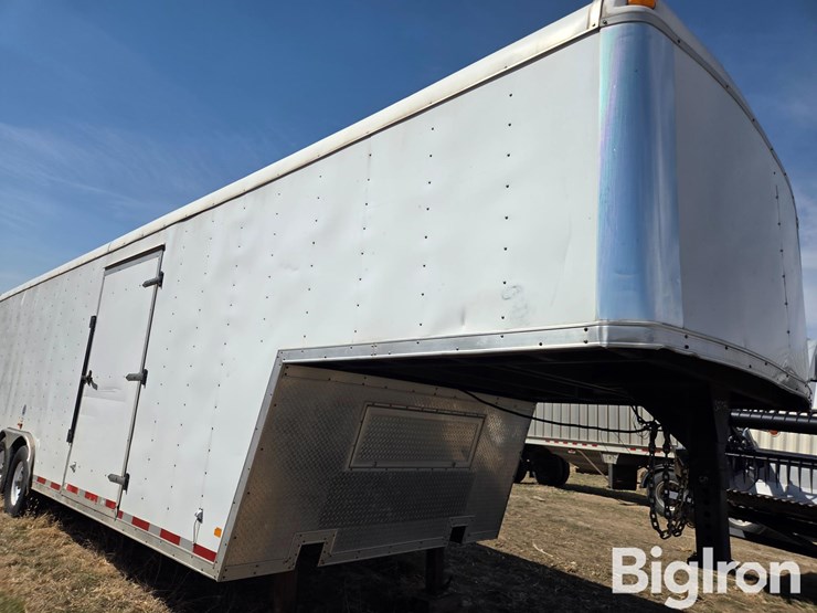 2008-middlebury-t/a-gooseneck-enclosed-trailer-image-4